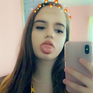 Meet your Posher, Katelyn